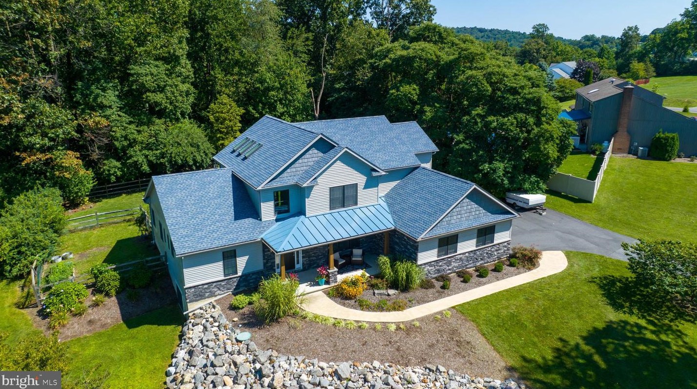 24 Forest View Dr, Wernersville, PA 19565-9761