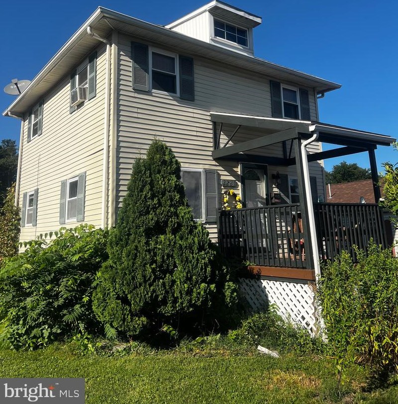 2221 Lincoln Ave, Reading, PA 19609-2222