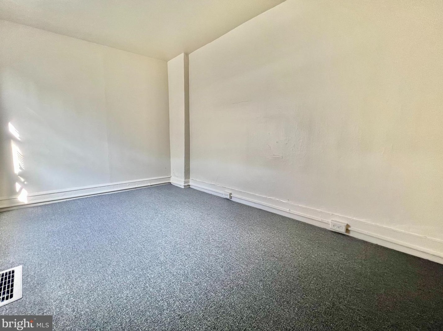 620 Maple St, Reading PA 19602-2561 exterior