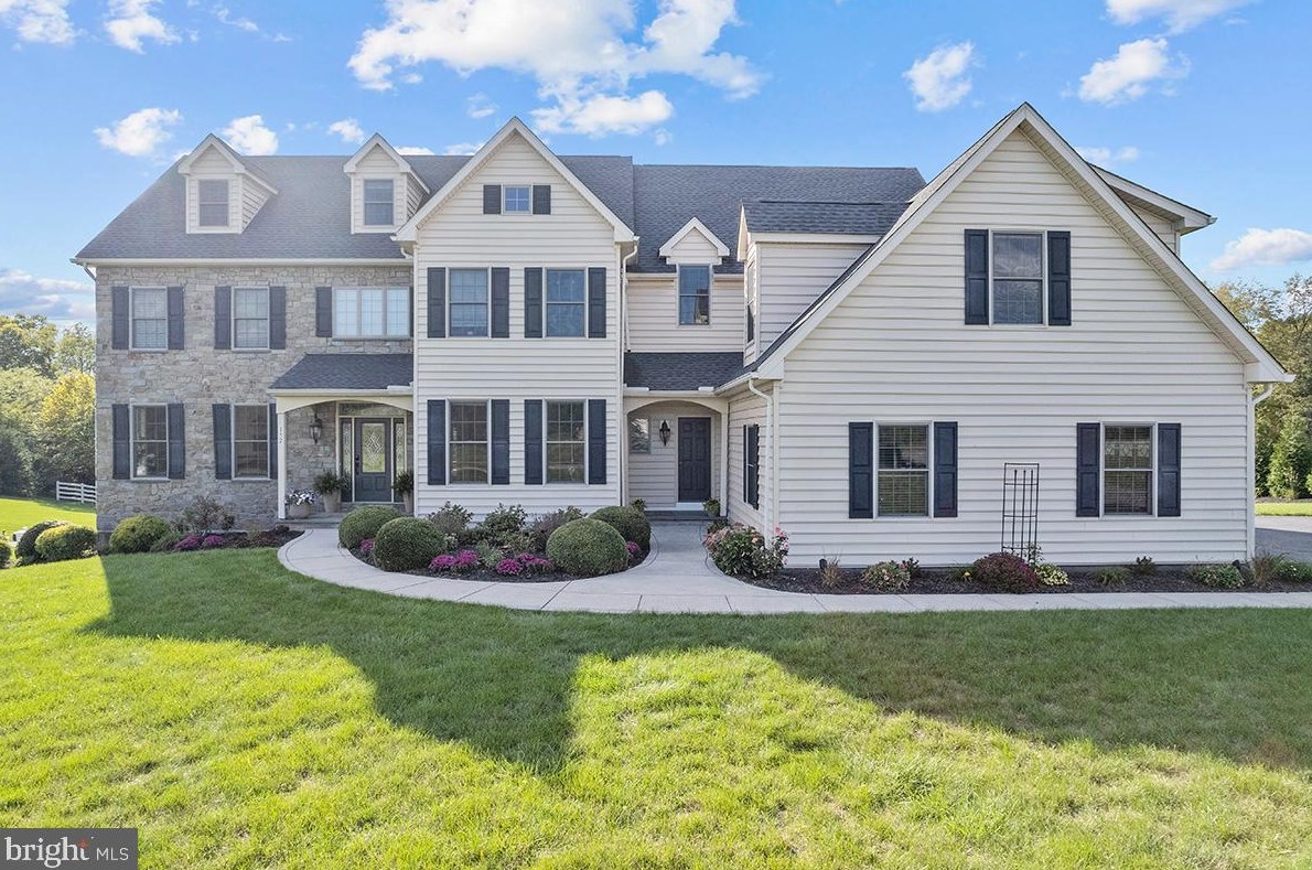 157 Meadow View Dr, Reading PA  19605-9614 exterior