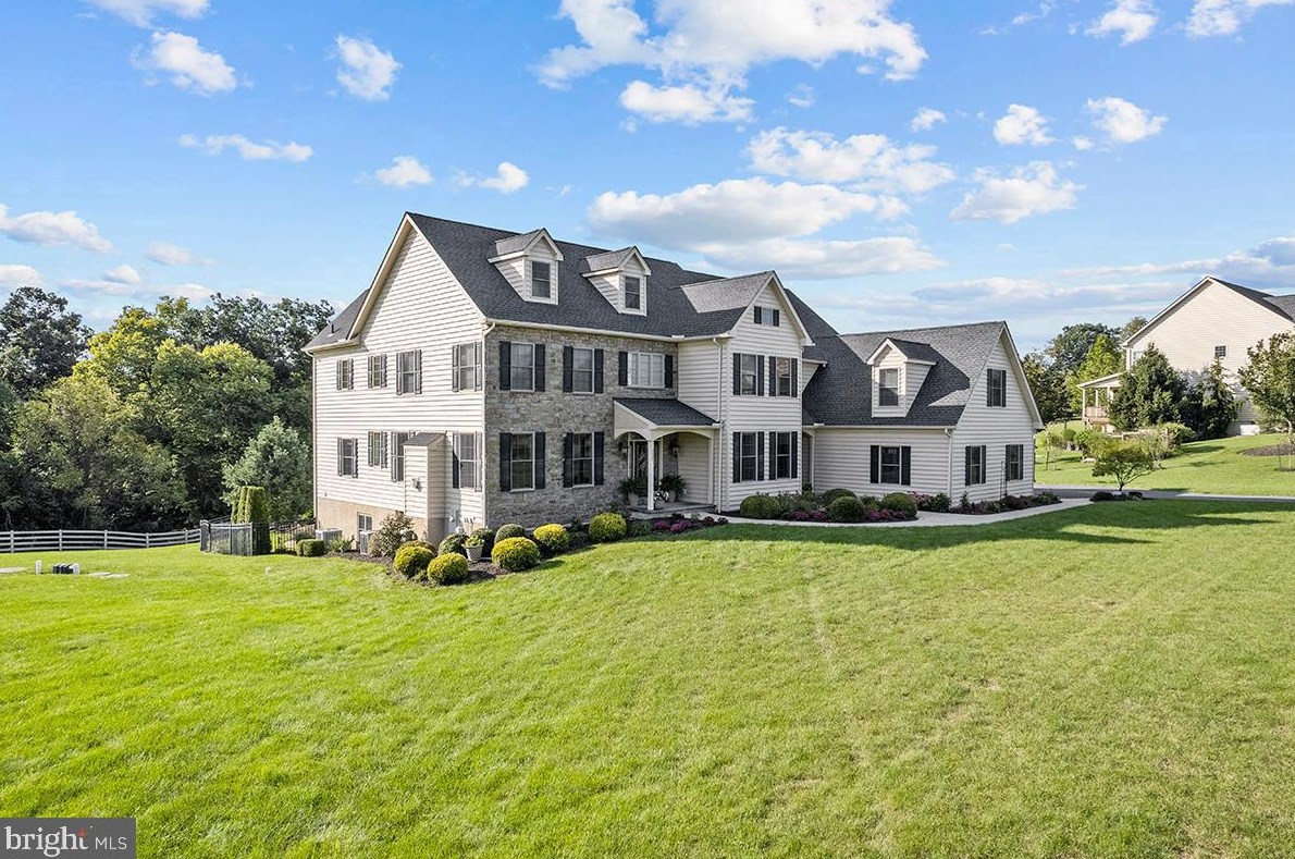 157 Meadow View Dr, Reading PA  19605-9614 exterior