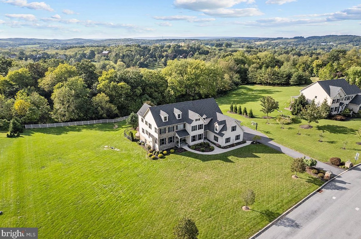 157 Meadow View Dr, Reading PA  19605-9614 exterior