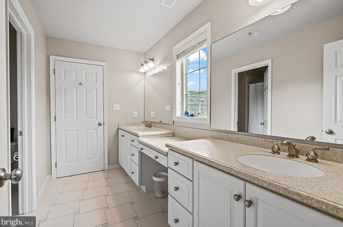 157 Meadow View Dr, Reading PA  19605-9614 exterior