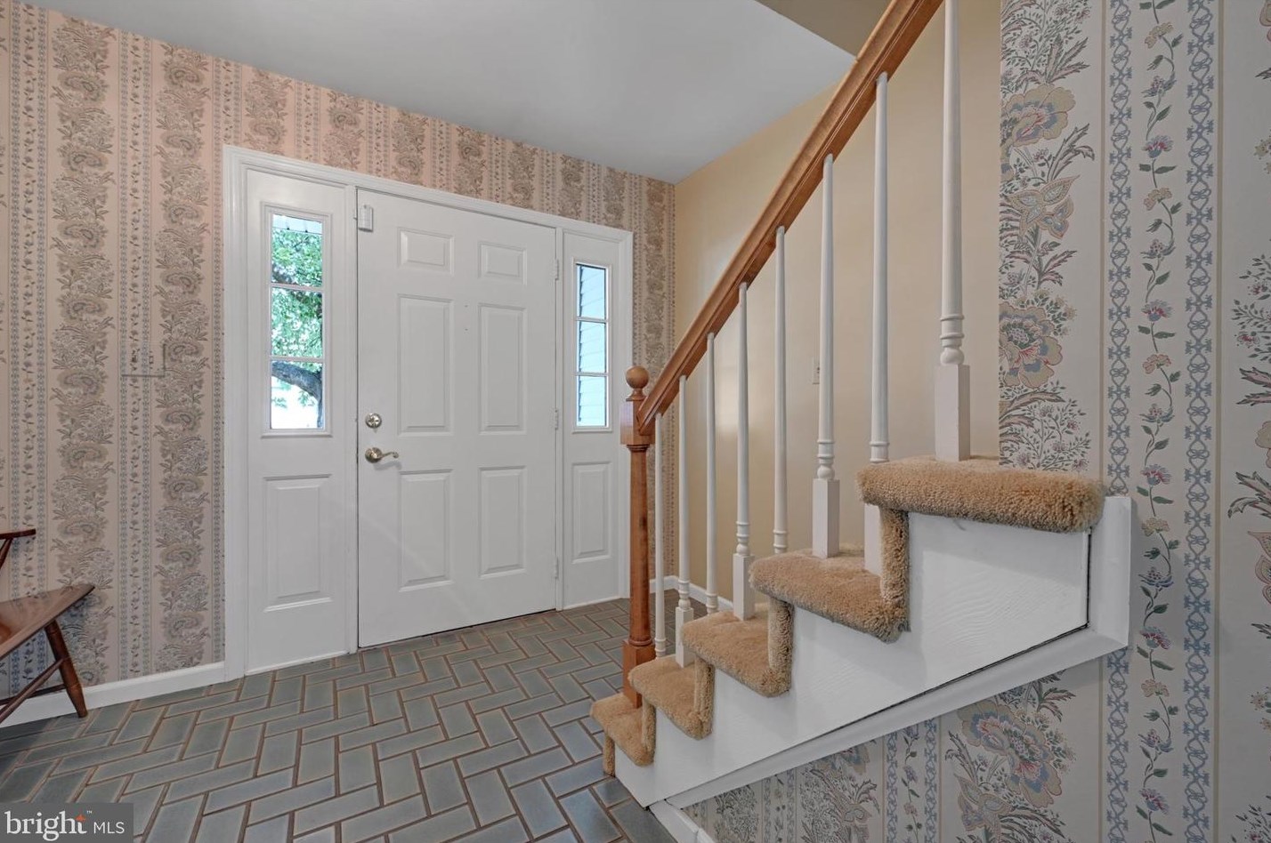45 Flint Ridge Dr, Reading, PA 19607-3016