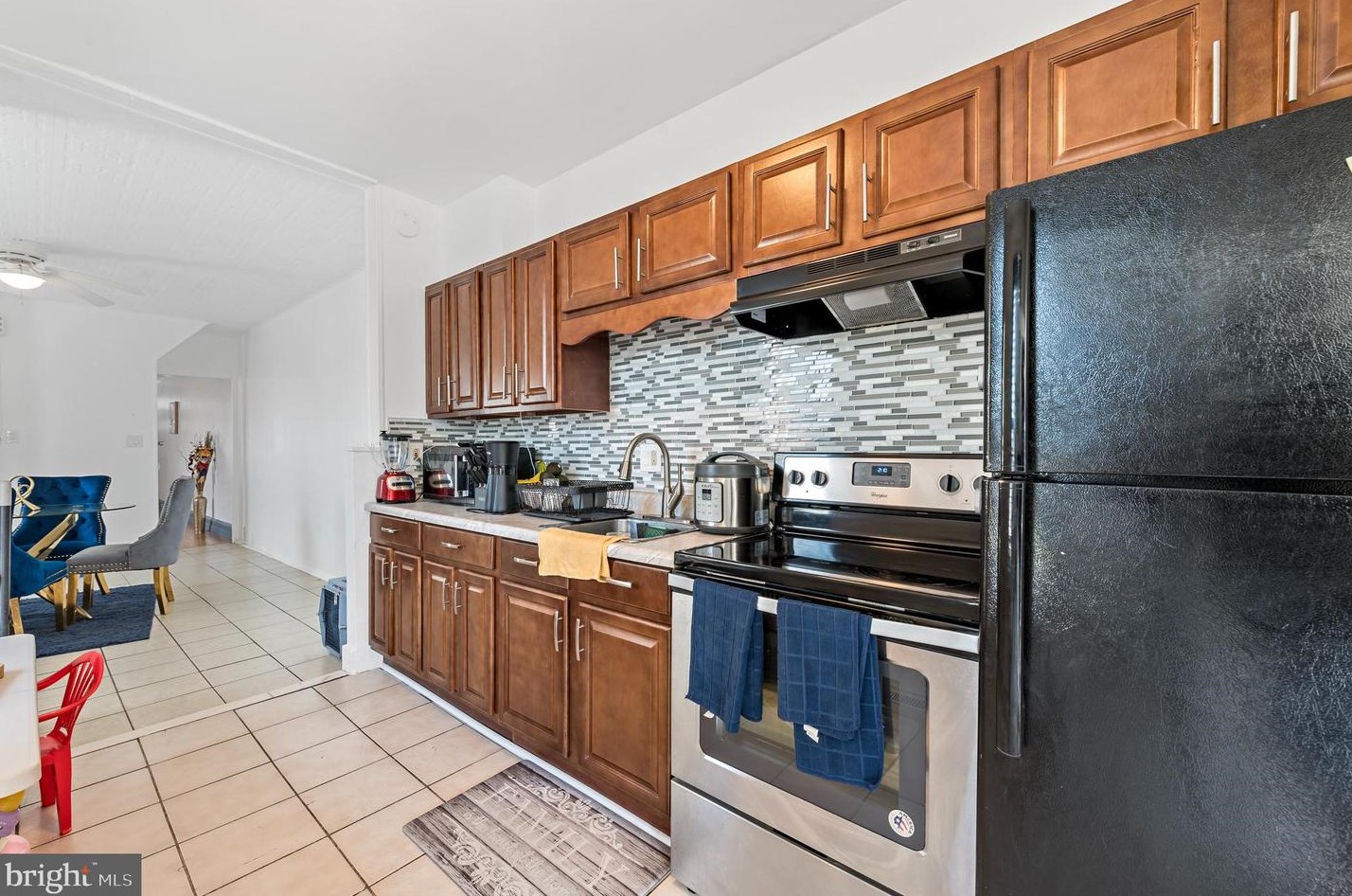 1210 Green St, Reading PA  19604-2727 exterior
