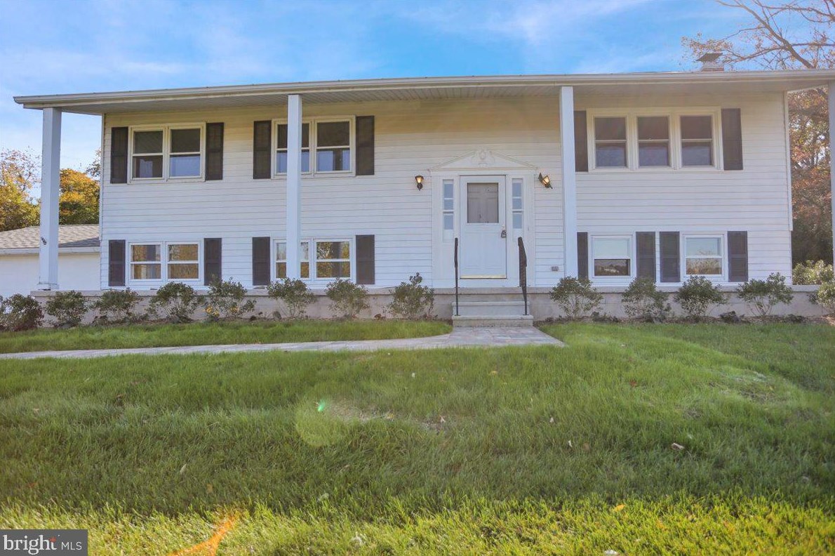 1102 Seifrit Ln, New Schaefferstown, PA 19506