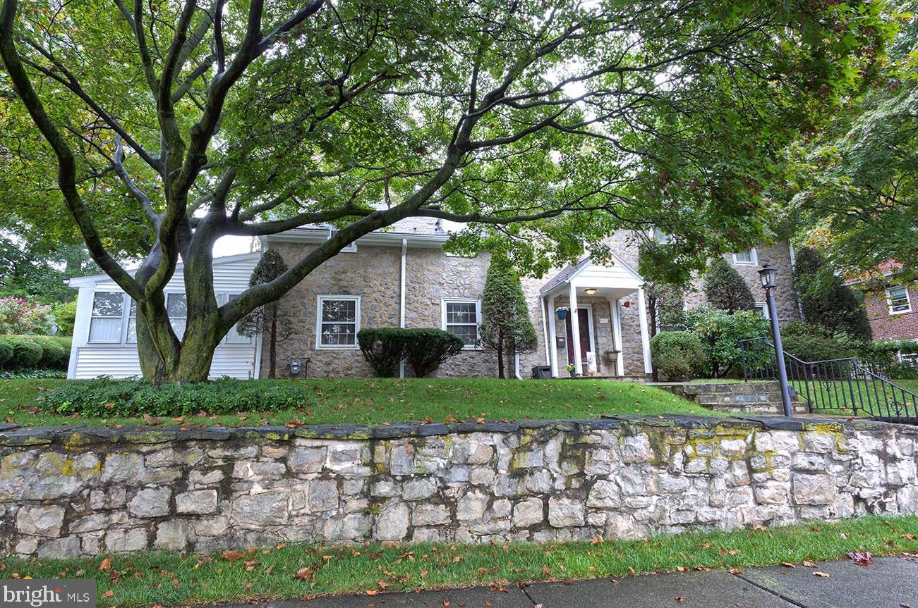 502 Brighton Ave, Reading, PA 19606-1504
