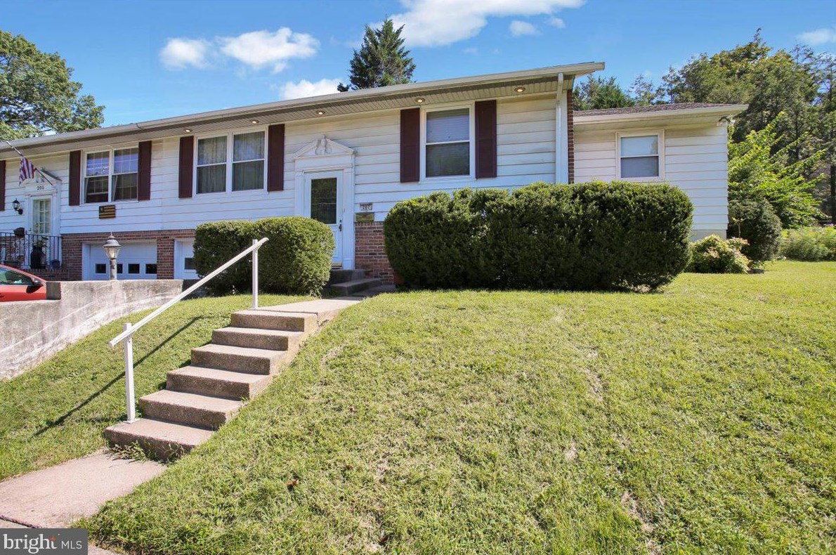 207 Lauers Ln, Reading, PA 19610-2339