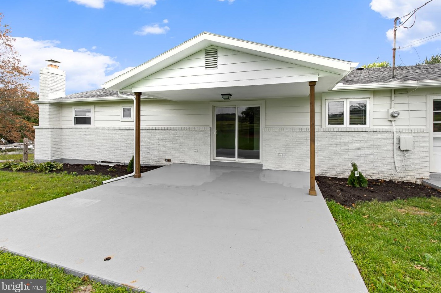 405 Fairview Dr, Greenwich PA  19530-1021 exterior