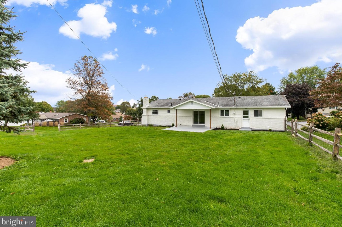 405 Fairview Dr, Greenwich PA  19530-1021 exterior