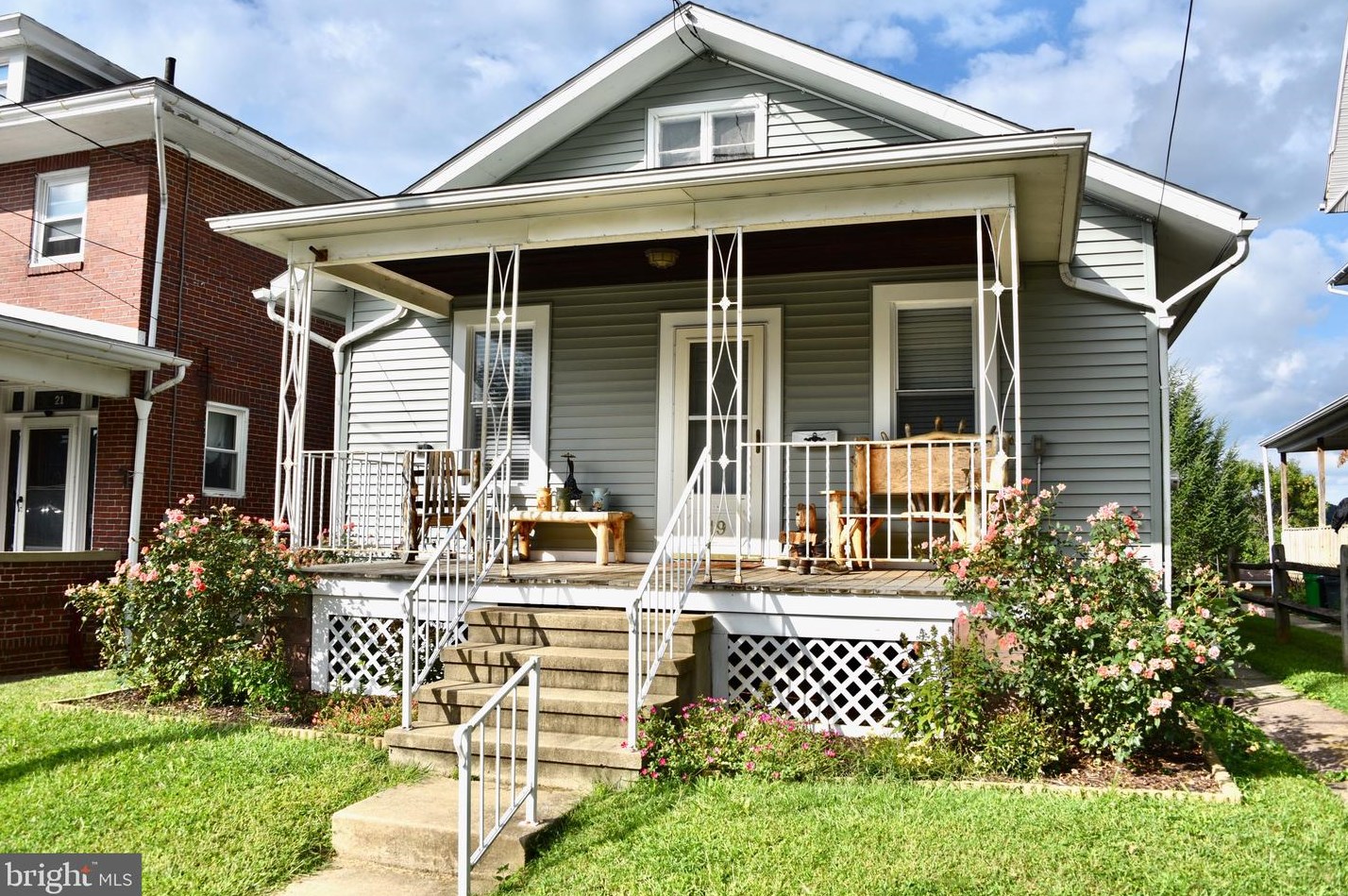 19 Broad St, Reading, PA 19607-2713