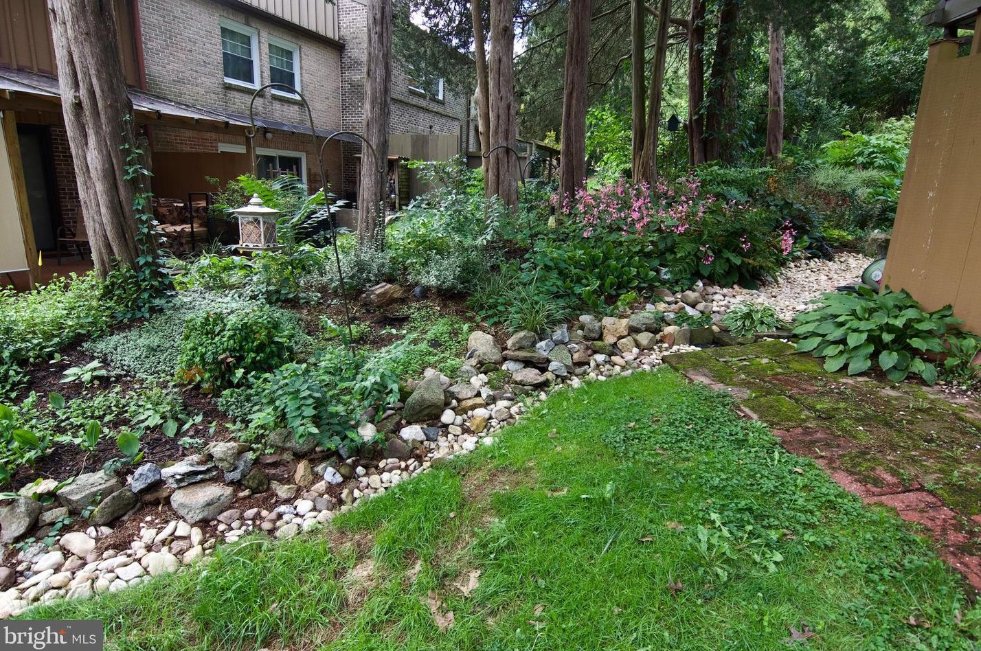 62 Wood Cir, Reading PA  19607-3311 exterior