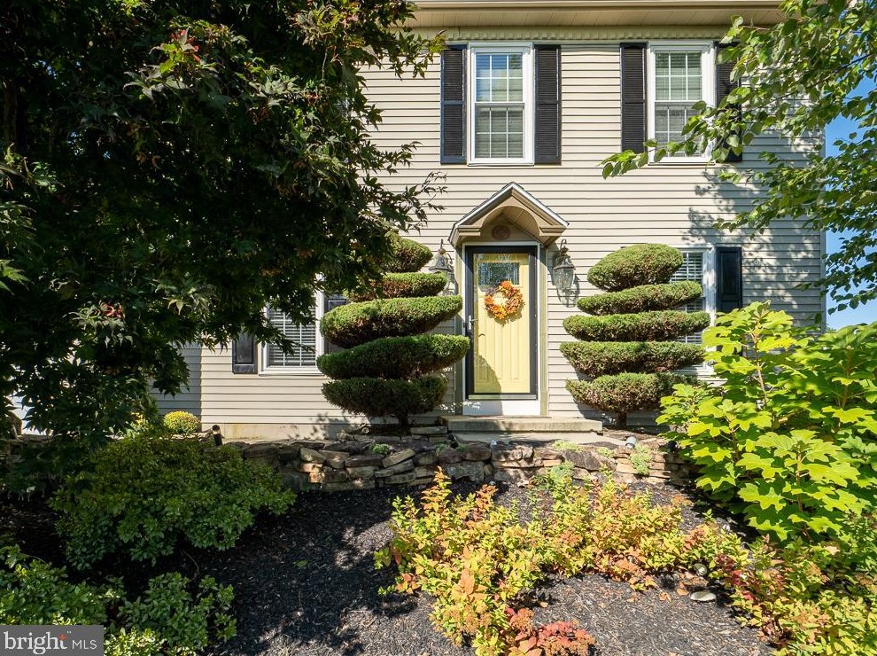 42 Rim View Ln, Reading, PA 19607-3009