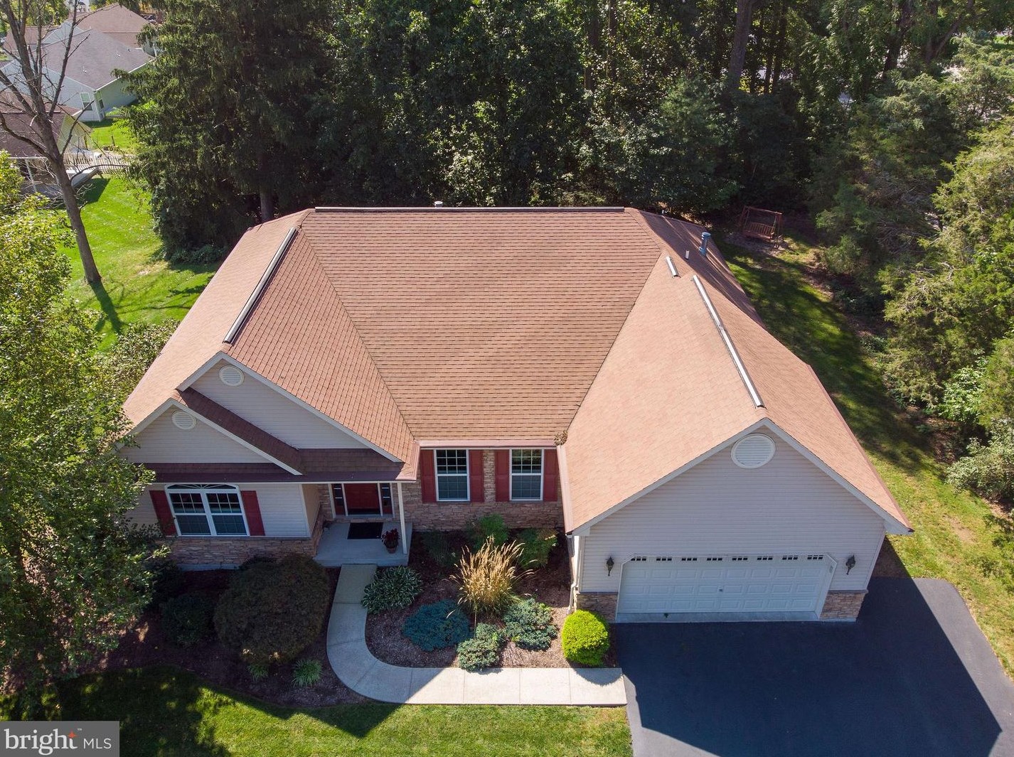 501 Hill Rd, Douglassville, PA 19518-9534
