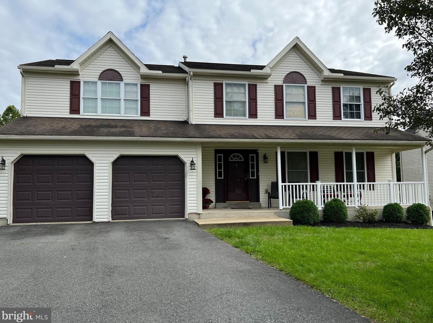 33 Hayden Cir, Reading, PA 19606-8953