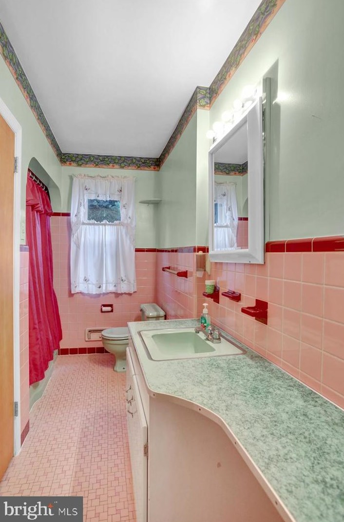 1207 Broadway Blvd, Reading PA  19607-1707 exterior