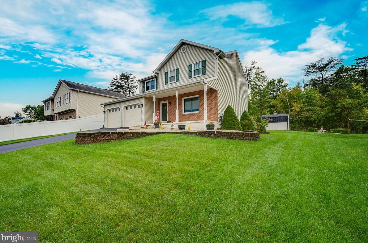 108 Ivy Hill Cir, Reading, PA 19606-9450