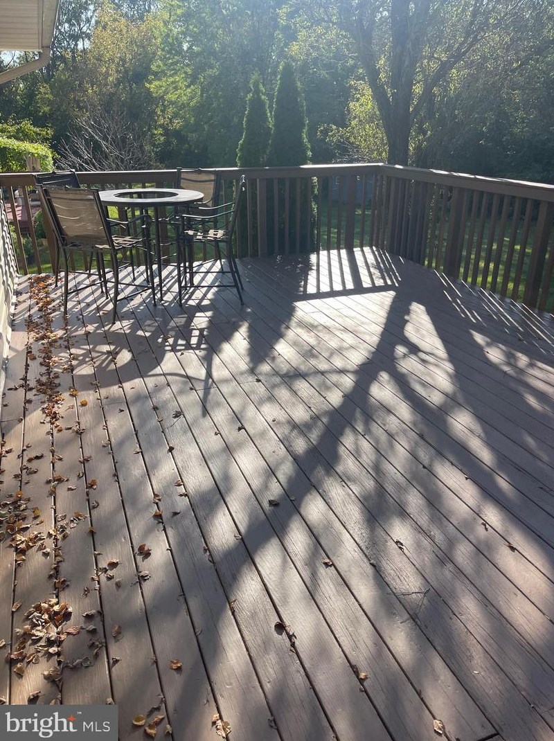 1197 Ashbourne Dr, Reading PA  19605-3225 exterior