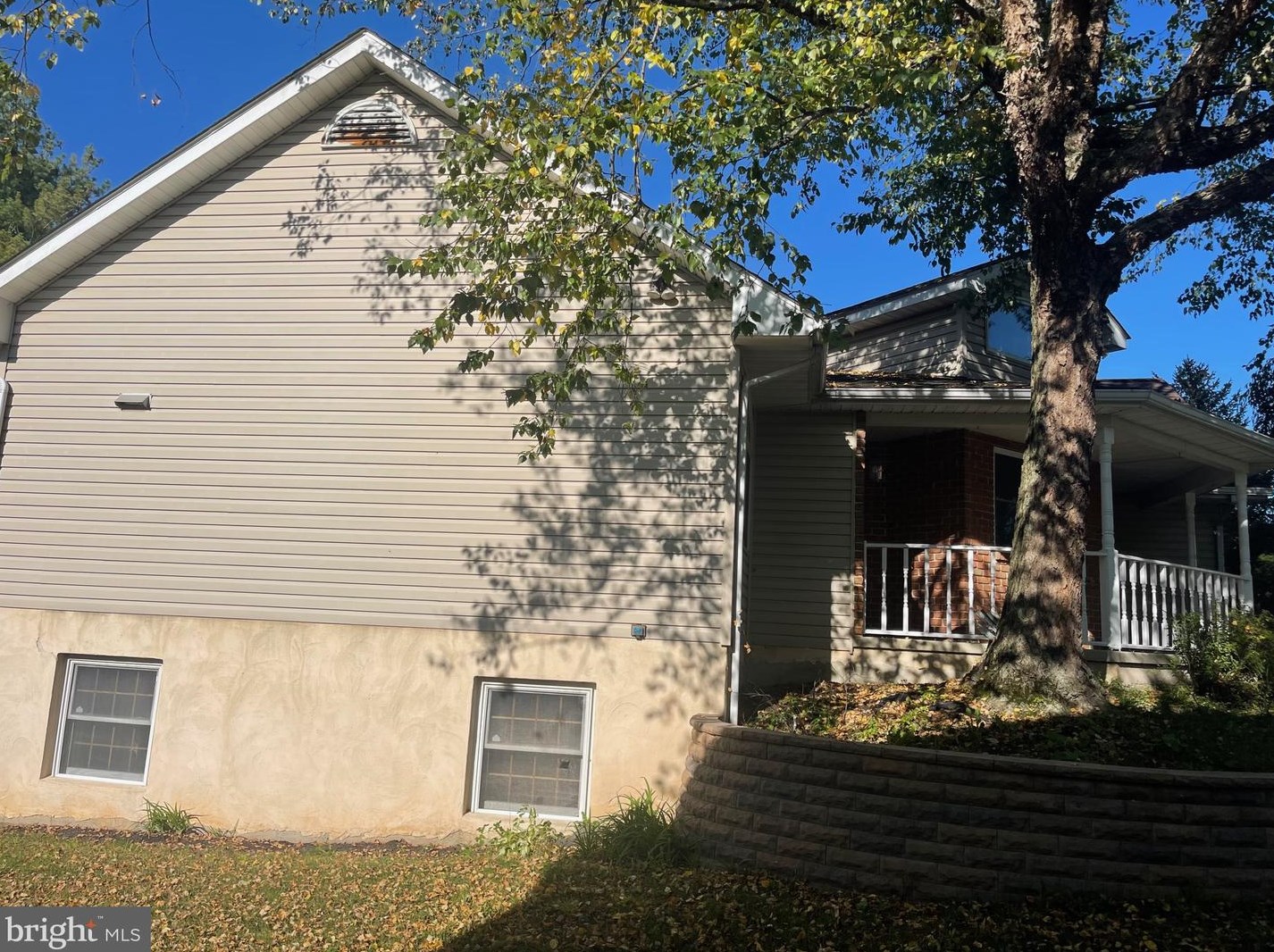 1197 Ashbourne Dr, Reading PA  19605-3225 exterior