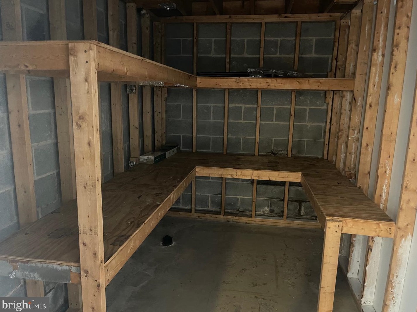 1197 Ashbourne Dr, Reading PA  19605-3225 exterior