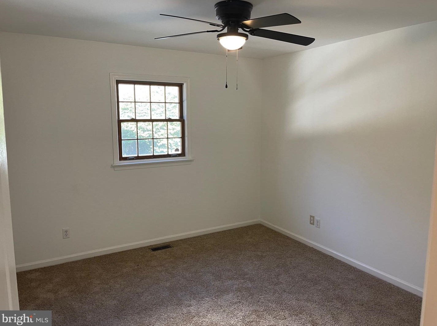 1197 Ashbourne Dr, Reading PA  19605-3225 exterior