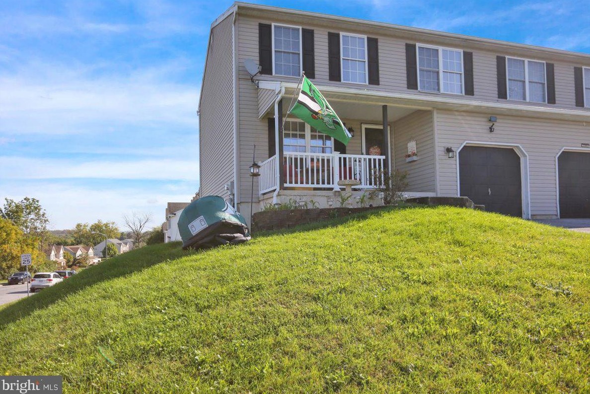 377 Oneida Dr, Reading, PA 19608-8909