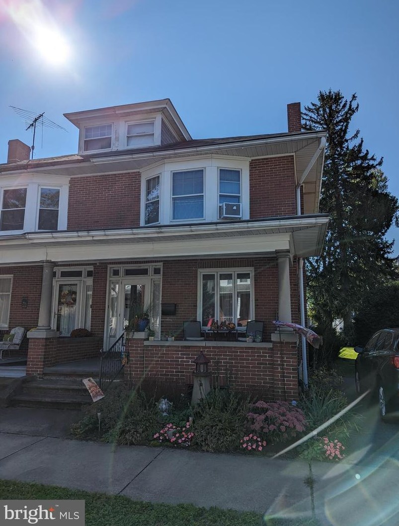 2020 Spring St, Reading, PA 19609-1749