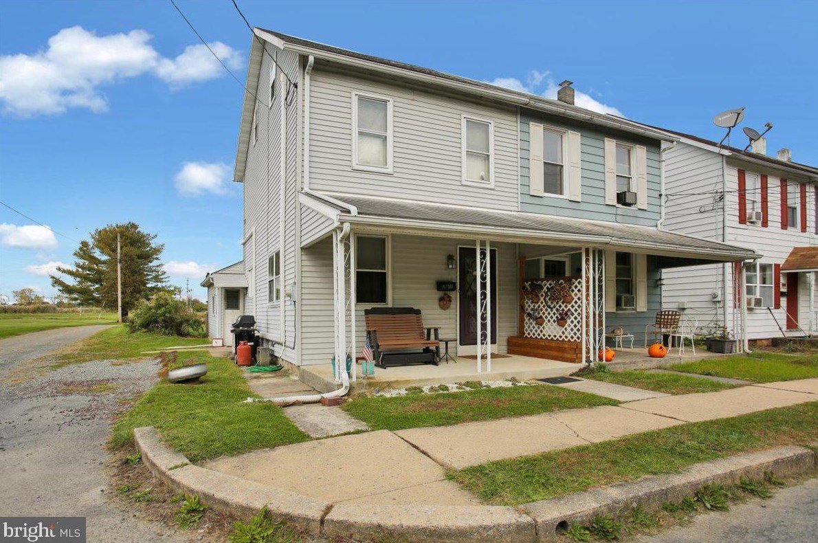 307 Furnace St, Topton, PA 19562