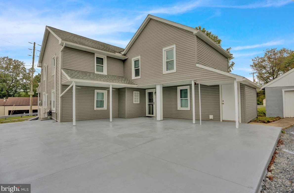 733 Water St, Shoemakersville, PA 19555