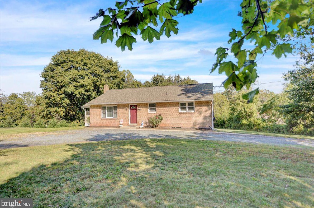 91 Fitterling Rd, Hummels Store, PA 19540-7614