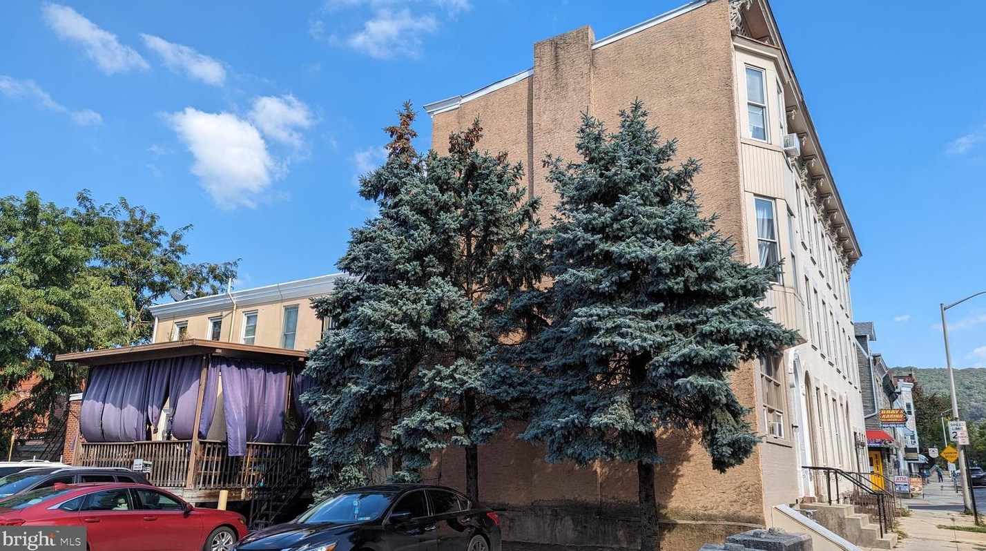 613 Walnut St, Reading, PA 19601-3517
