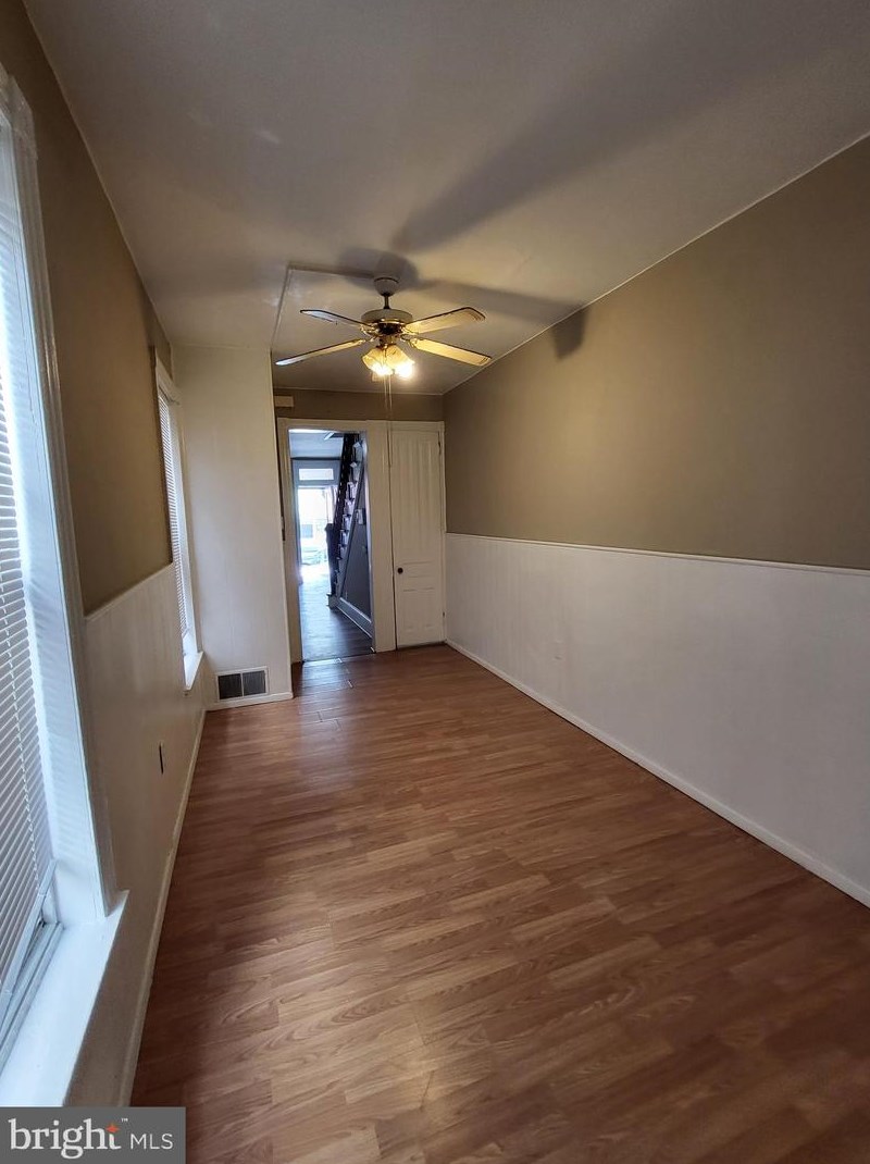 1446 Moss St, Reading, PA 19604
