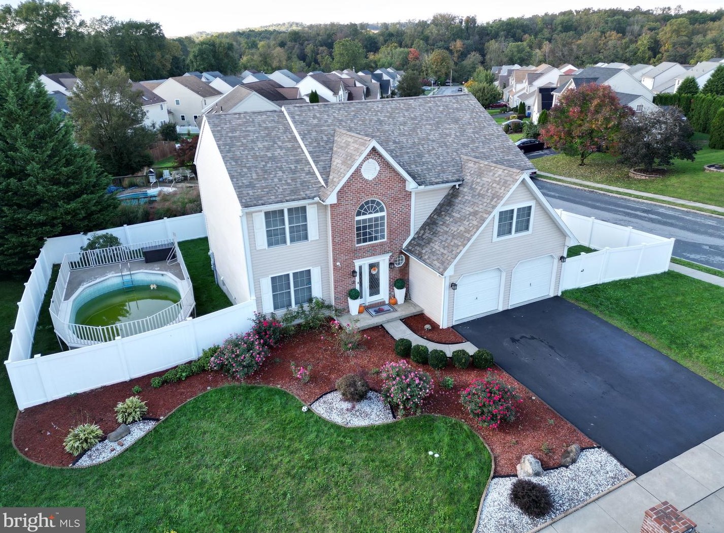 1006 Sunny Ridge Rd, Reading, PA 19605-3277