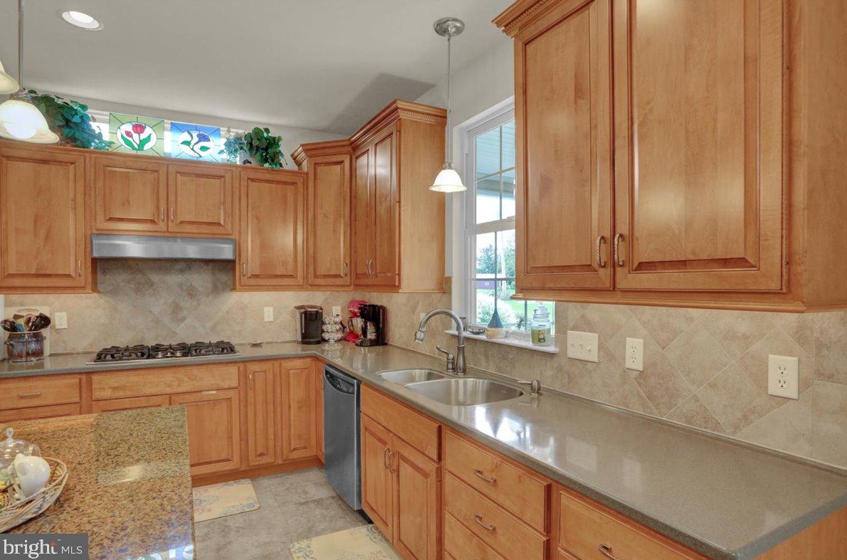 421 Middlecreek Dr, Basket PA  19547-8793 exterior