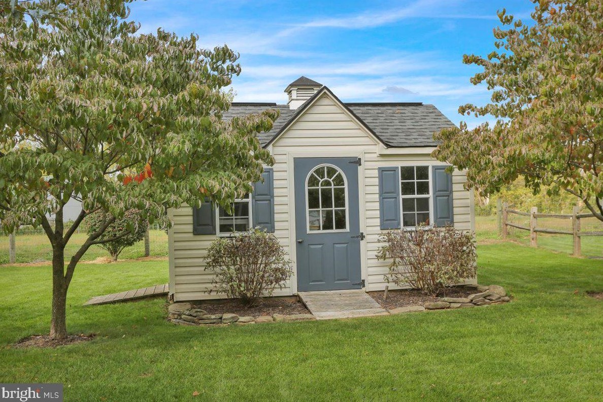 421 Middlecreek Dr, Basket PA  19547-8793 exterior