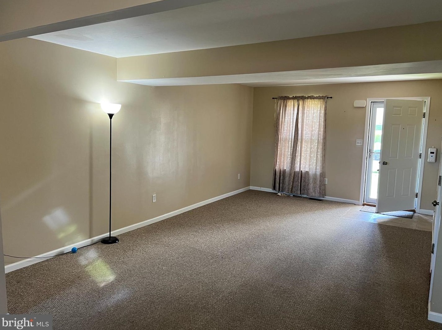 1018 Alexander Dr, Spring Valley, PA 19560