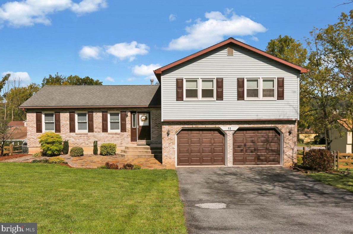 51 Sage Dr, Reading, PA 19608-9568
