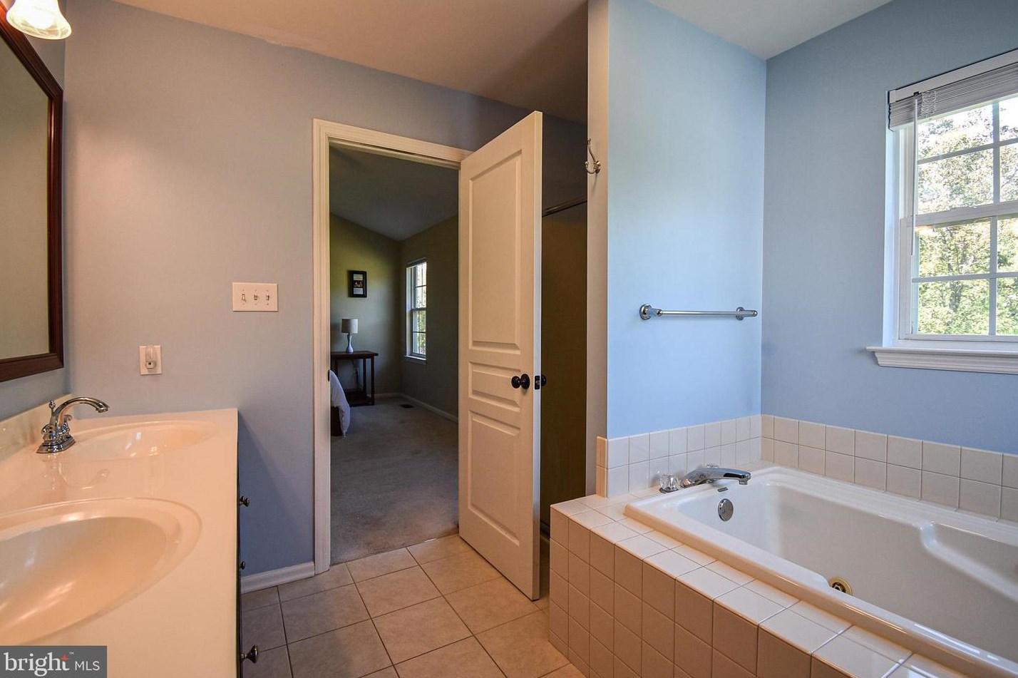 153 Waterford Ln, Reading PA 19606-9071 exterior