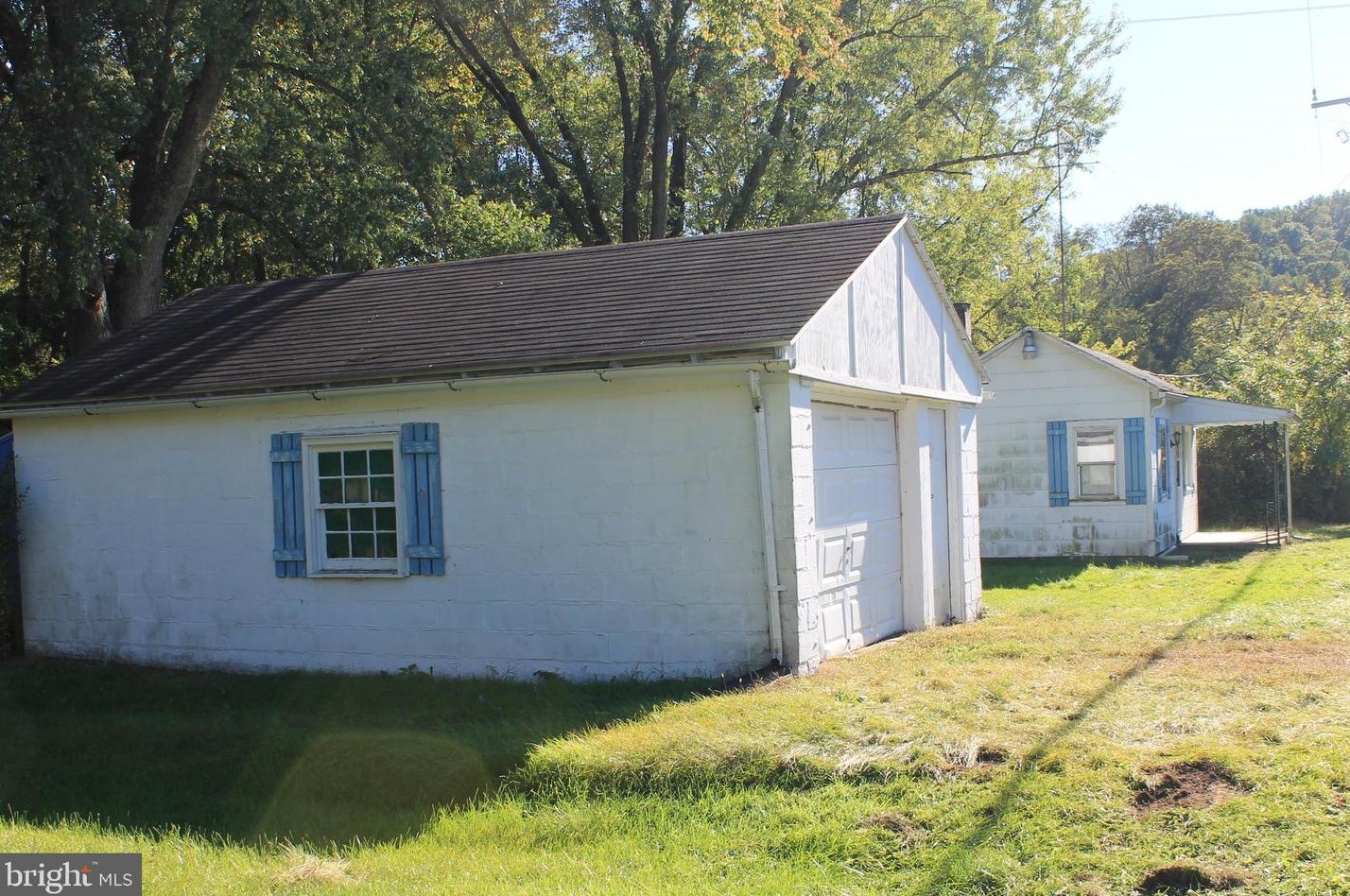 201 Hill Church Rd, Bechtelsville, PA 19505-9726