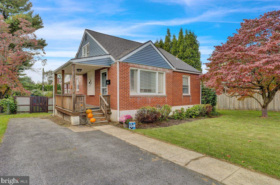 312 Amherst Ave, Reading, PA 19609-2408