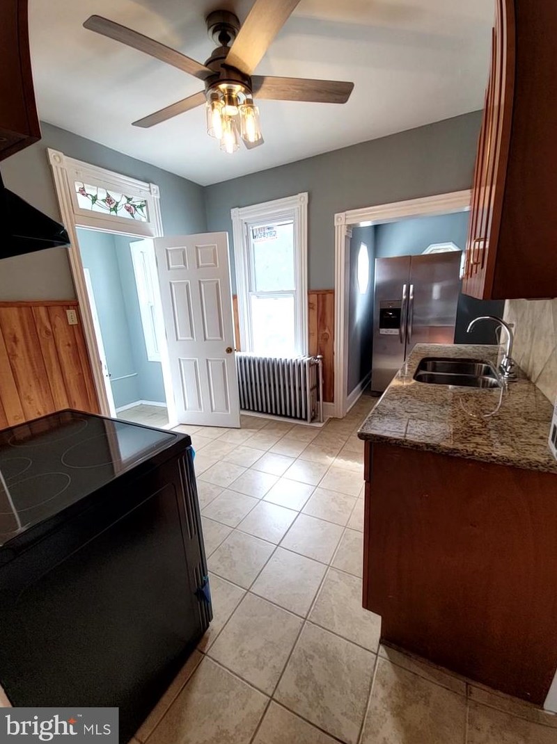 3434 Ridgeway St, Reading, PA 19605-2653