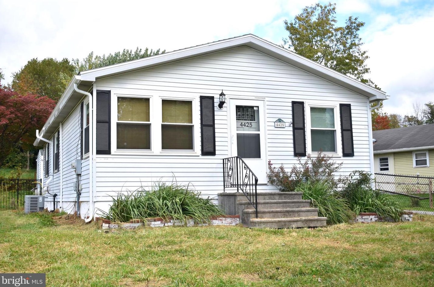 4425 Hill Terrace Dr, Reading PA  19608-9745 exterior