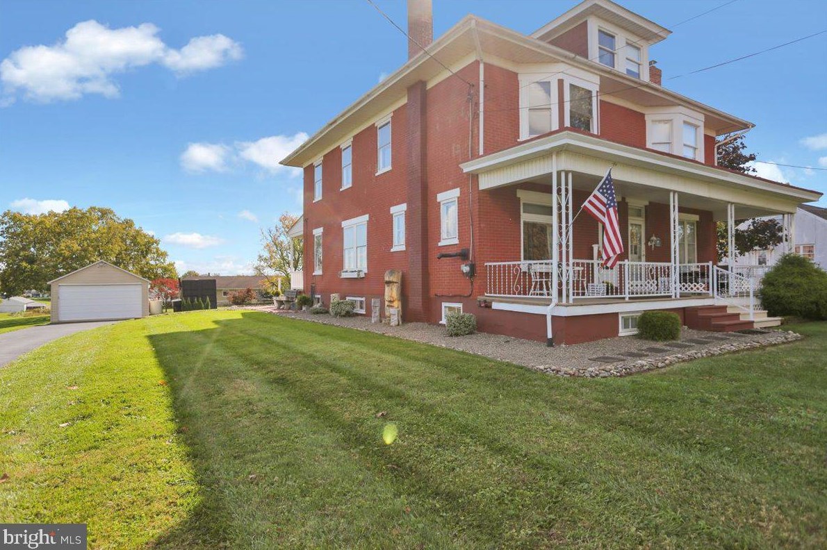 418 Madison St, Spangsville, PA 19512-8416