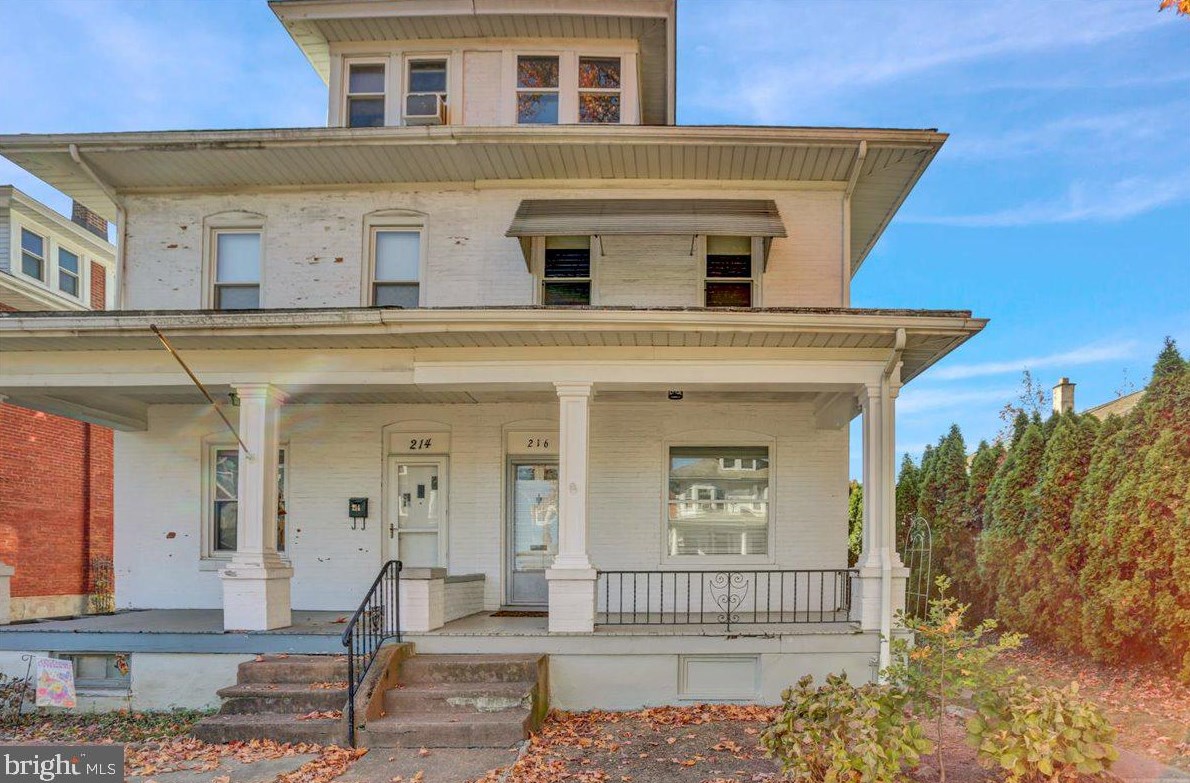 216 Brobst St, Reading, PA 19607-2637