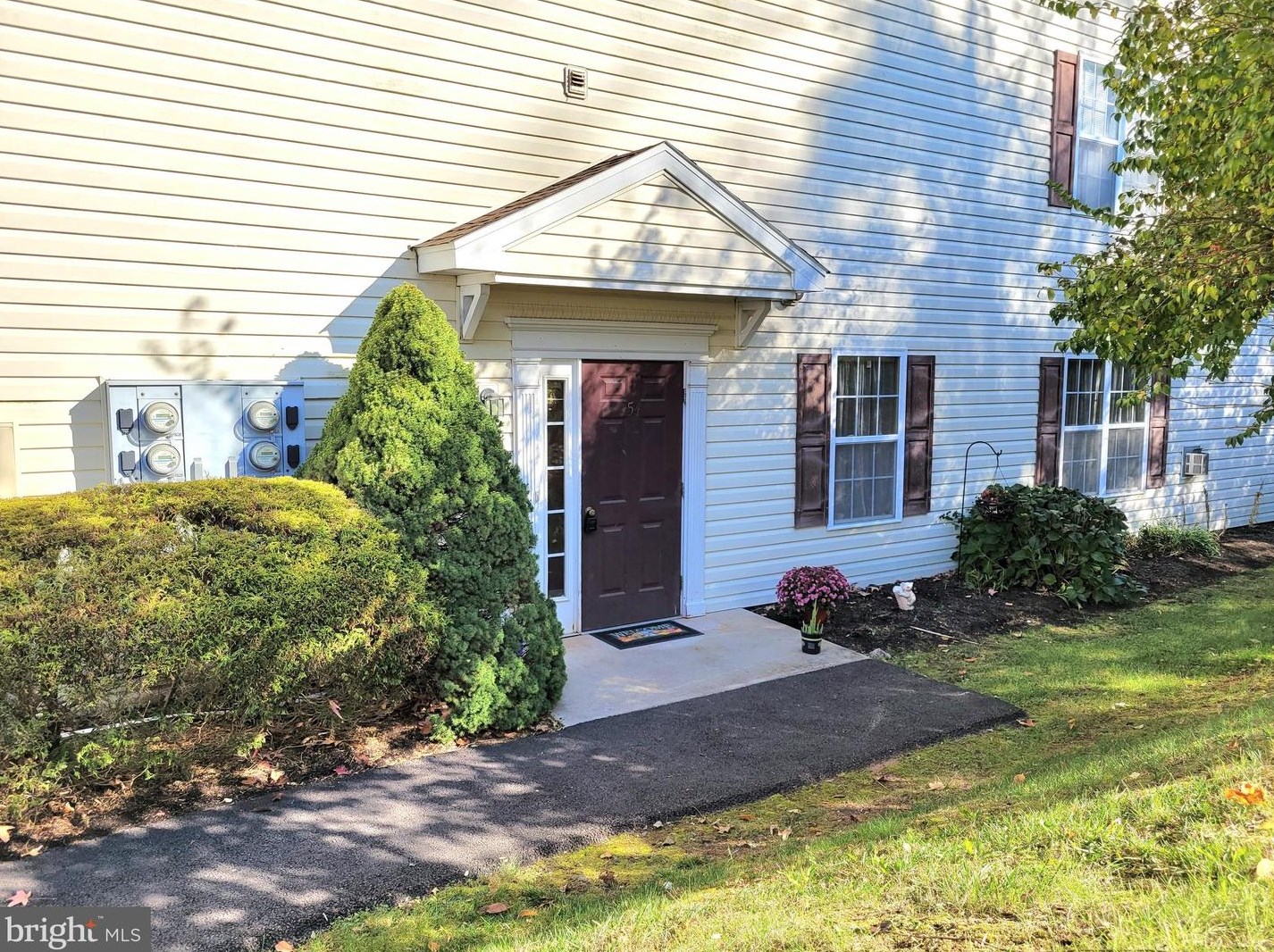 54 Christine Dr, Reading, PA 19606-3388