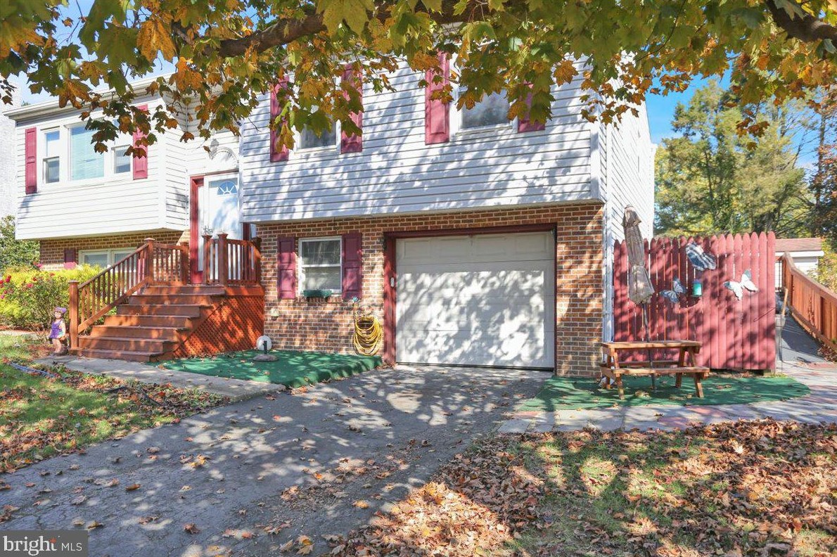 107 W Charles St, Wernersville, PA 19565
