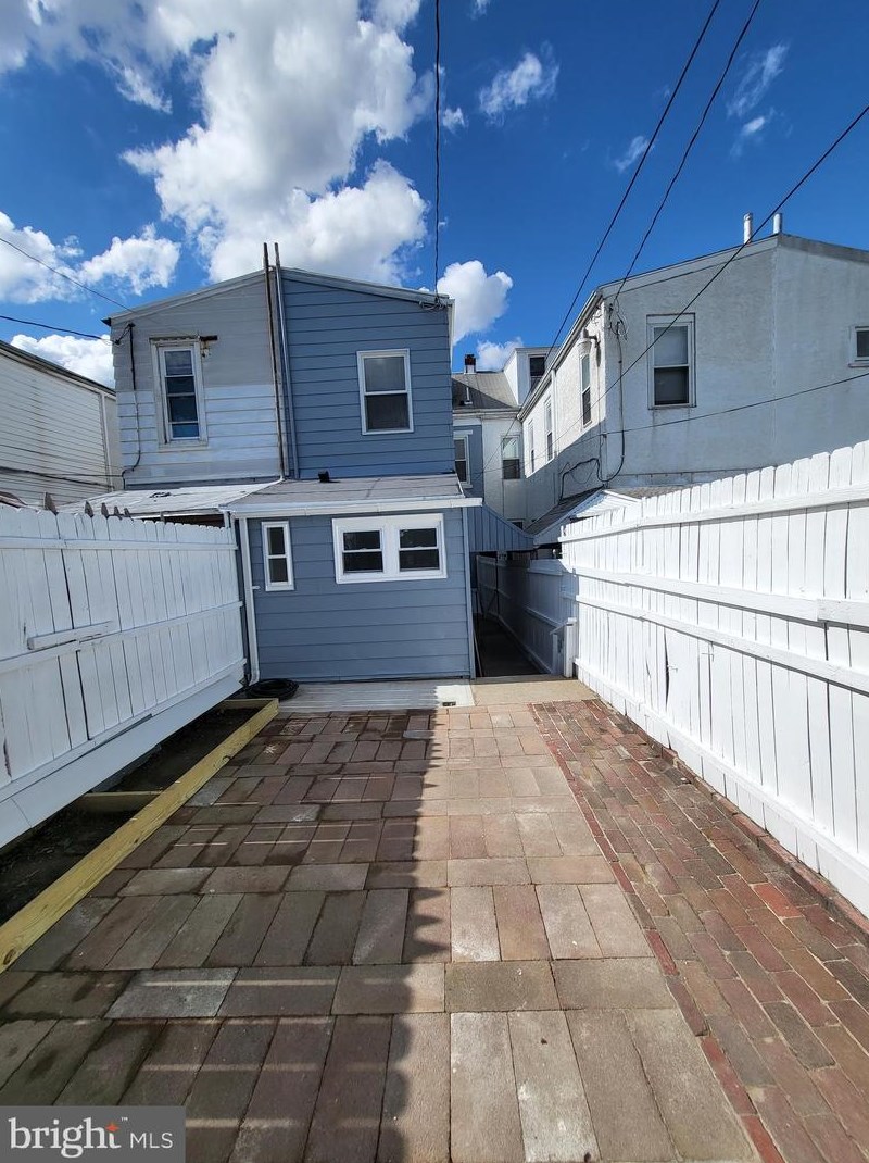 1525 Moss St, Reading PA  19604-1813 exterior
