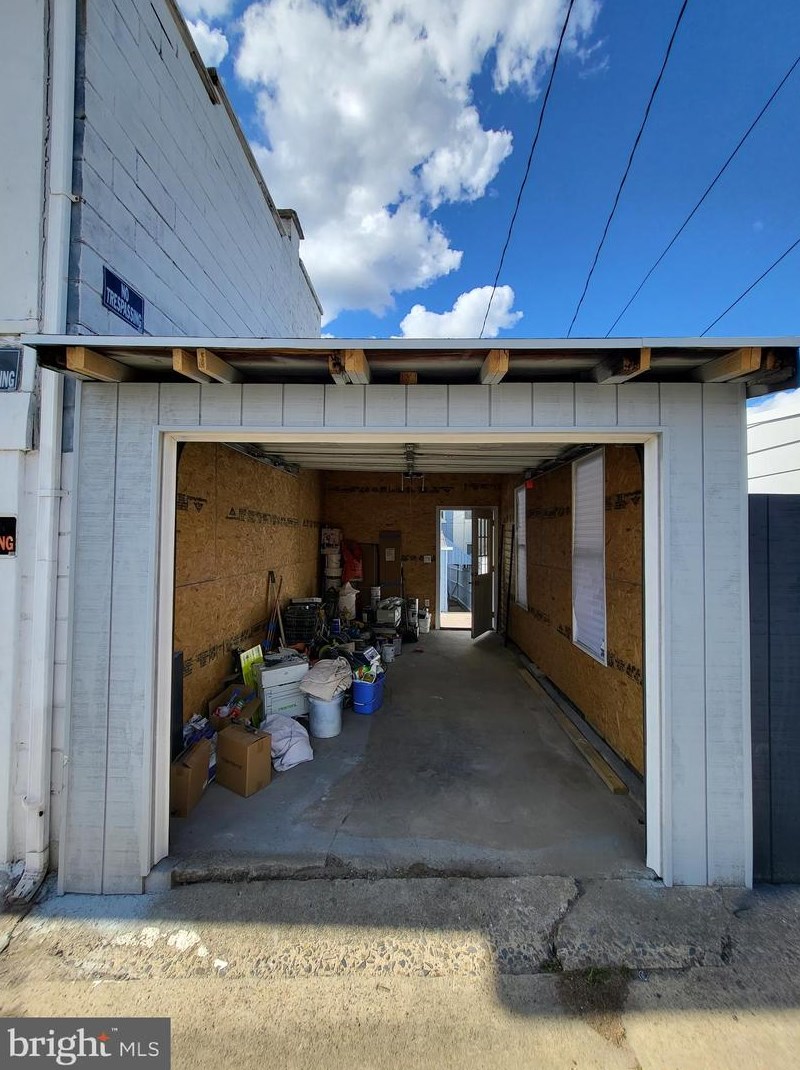 1525 Moss St, Reading PA  19604-1813 exterior