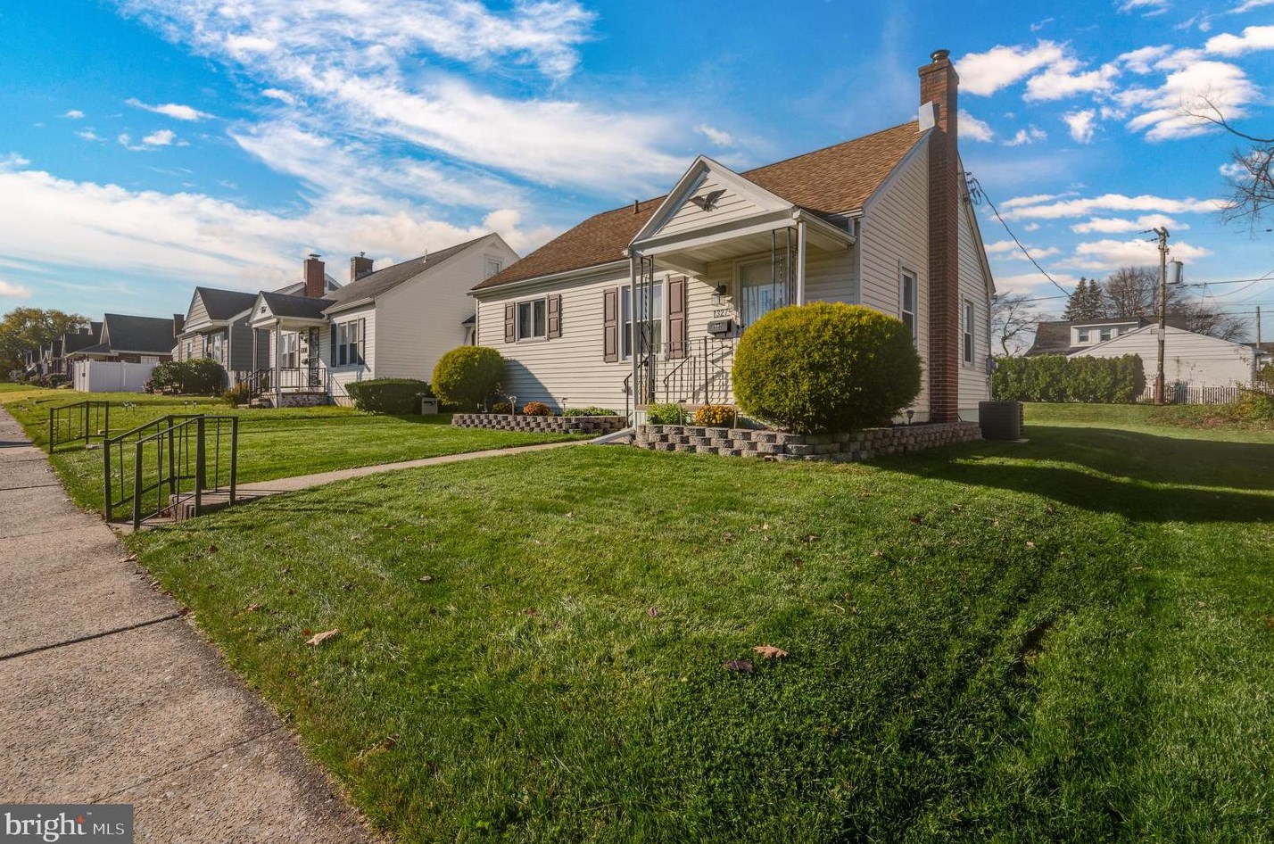 1327 Lacrosse Ave, Reading, PA 19607-2123
