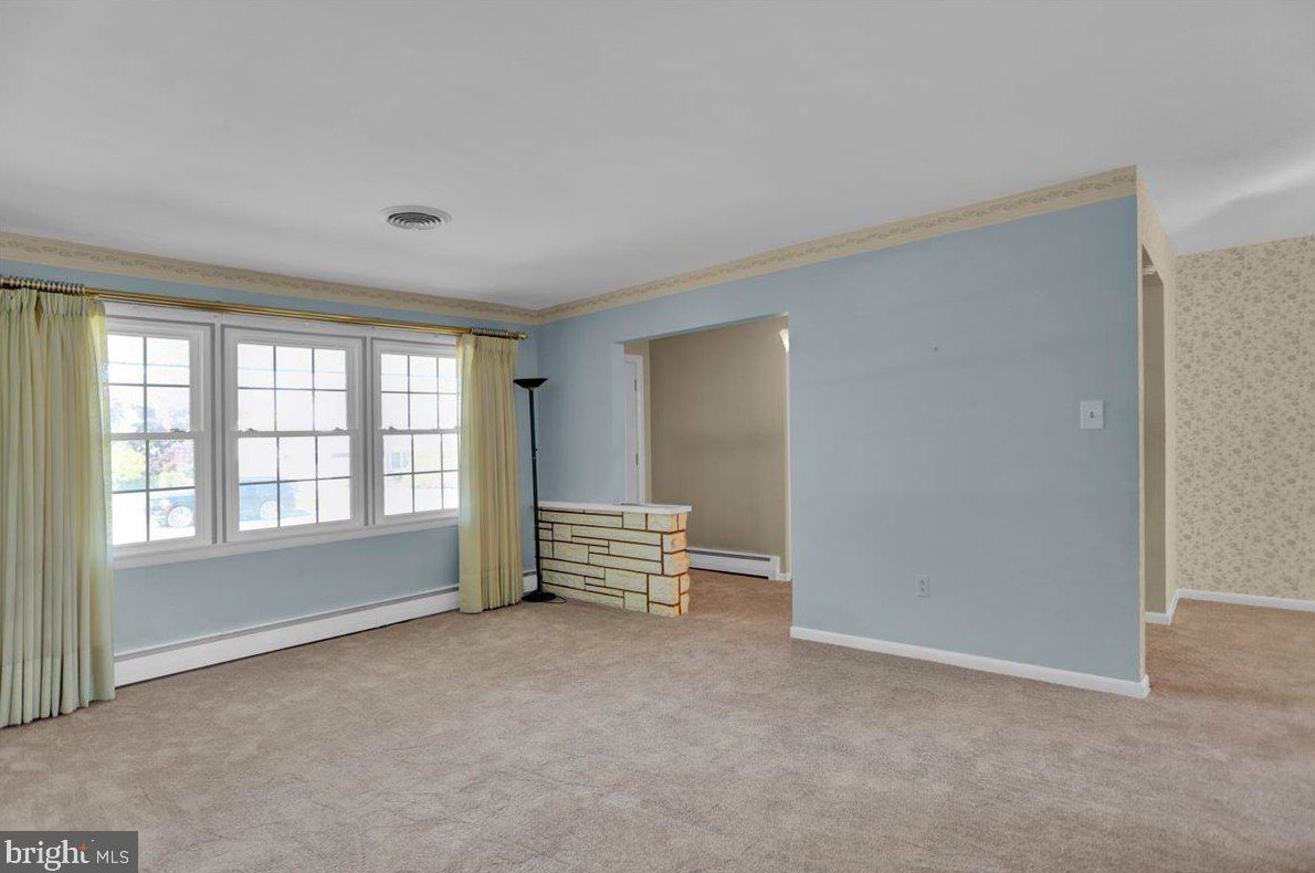 1645 Sherwood Rd, Reading, PA 19610-1150